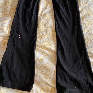ivivva black yoga pants